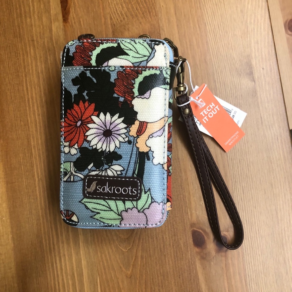 NWT sakroots “tech it out” wallet/bag